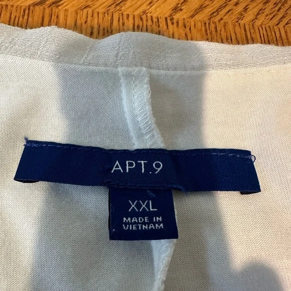 Top - Picture 4 of 4